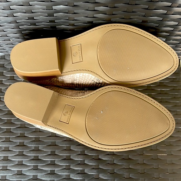 ✨LIKE NEW✨ Kaari Blue Faux Snakeskin Black and Tan Ankle Boots - Picture 6 of 7